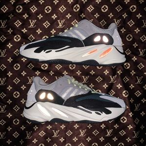 Adidas Yeezy Boost 700 Waverunner